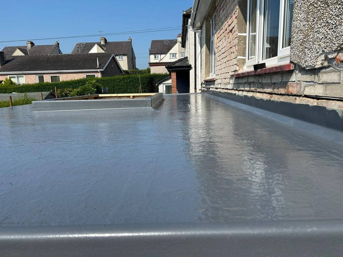 New flat roof on an extension